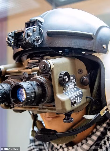 Nhiều thiết bị, khí tài hiện đại được Mỹ sử dụng trong cuộc chiến chống khủng bố ở Afghanistan.