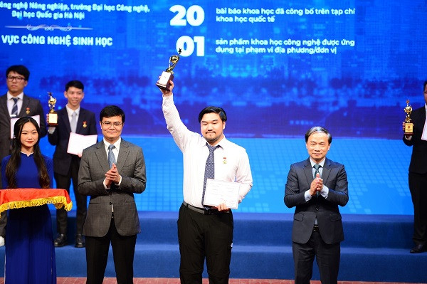 Thanh tich an tuong cua 3 de cu “Guong mat tre Viet Nam tieu bieu 2022“-Hinh-2