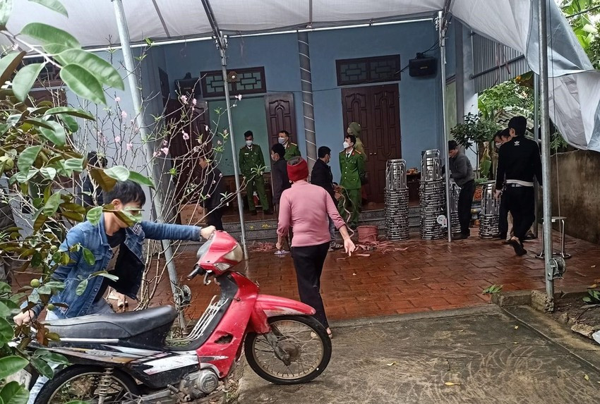 Cong an khoi to vu an 2 vo chong thuong vong tai nha rieng de dieu tra