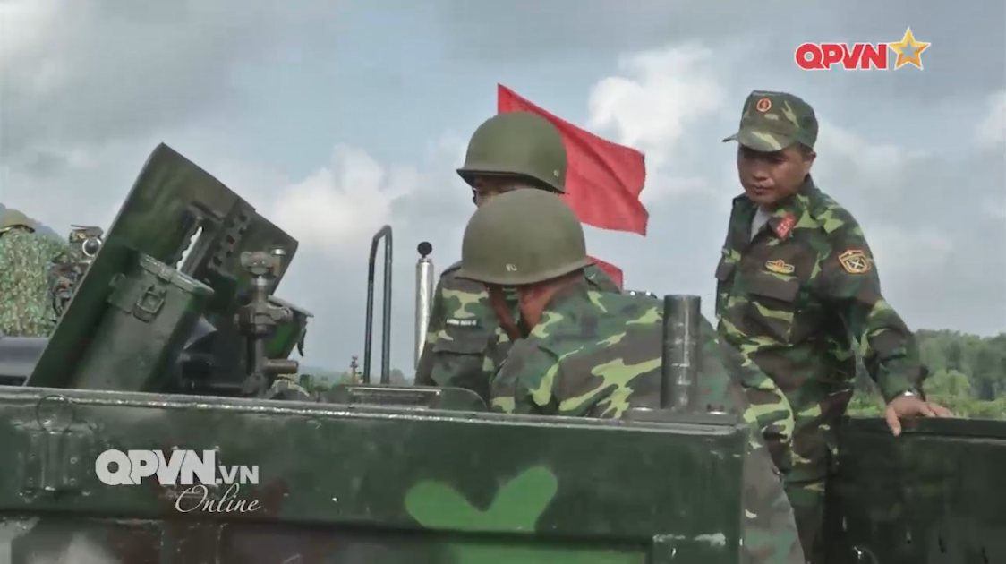 Trong biên chế pháo binh Việt Nam hiện tại, các mẫu pháo có cỡ nòng tương tự chỉ có pháo dã chiến D-44 (85mm), pháo chống tăng ZiS-3 (76mm), pháo phòng không 61-K hoặc Type 65 (37mm) và lựu pháo M101 (105mm). Đây đều là các mẫu pháo tiêu chuẩn của Quân đội ta, hầu hết chúng đều có thời gian phục vụ đã khá dài. Nguồn ảnh: QPVN.
