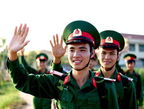 Chiến sĩ mới về đơn vị mới.