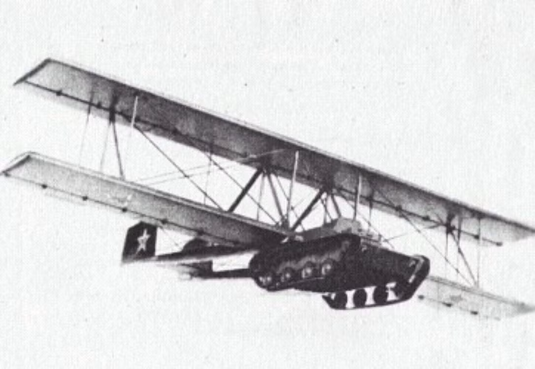 Những chiếc xe tăng bay Antonov A-40 là xe tăng hạng nhẹ có cánh, được gắn vào một chiến đấu cơ lớn hơn. Tuy nhiên, chỉ có 1 mẫu A-40 được chế tạo bởi các máy bay nhỏ không thể chở những chiếc xe tăng này trong khi không có gì đảm bảo xe tăng và các phi công sẽ hạ cánh cùng nhau.