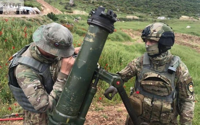 Để hoàn thành những nhiệm vụ đặc biệt của mình, các binh sĩ thuộc lực lượng đặc nhiệm Nga đã mang đến vùng chiến sự Hama những khí tài đặc biệt mà rất ít khi được công bố trước truyền thông.