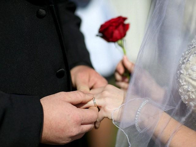 My pha duong day ket hon gia do nguoi Viet cam dau-Hinh-2