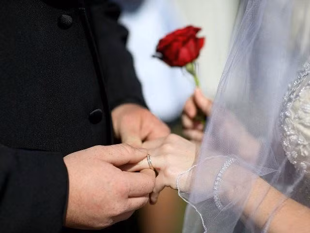 My pha duong day ket hon gia do nguoi Viet cam dau-Hinh-2