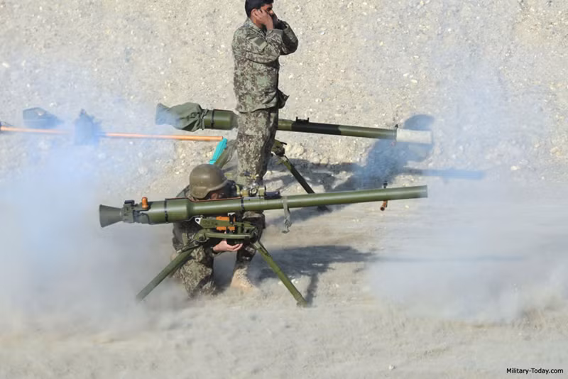 Khai hỏa đạn phản lực của súng SPG-9 được thực hiện bởi bộ phận cò - kim hỏa điện cơ, nguồn phát điện, khóa an toàn và bộ phận cò nằm ở bộ khung gá súng. Đồng thời, ở bộ phận cò kim hỏa còn có bộ phận chống nổ sớm, khi chưa đóng hết khóa nòng.