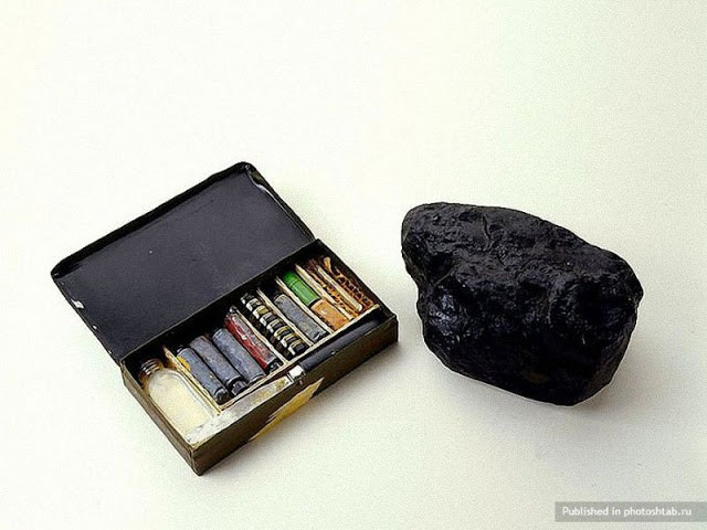 Hộp màu này thực chất là một quả bom mà CIA đã cầu kỳ ngụy trang thành.