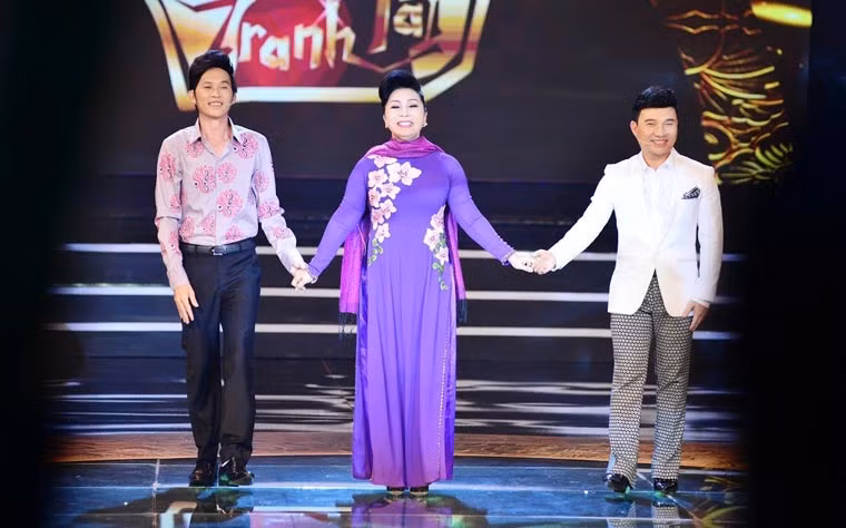 NSND, tiến sĩ cải lương Bạch Tuyết cùng Hoài Linh, Quang Linh là giám khảo trong chương trình "Tài tử tranh tài".