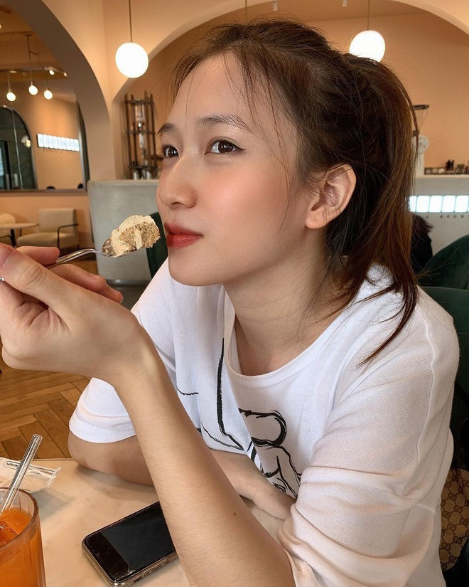 Đến độ mà chính Trâm Anh còn phải tự cảm thán: "Đợt này bầu mặt còn xuất sắc hơn đợt trước". Ảnh: Facebook nhân vật