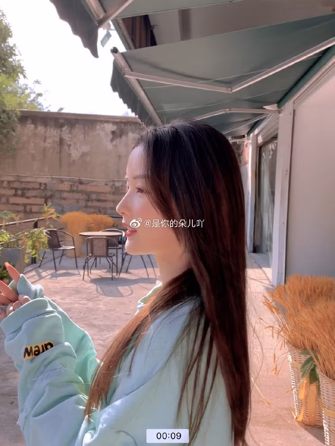 Nhan sắc của Đóa Nhi ở thời điểm hiện tại xinh đẹp tựa nữ thần.