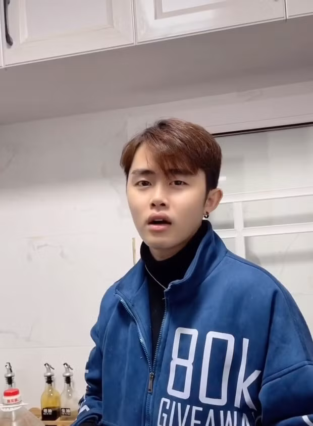 Không có quá nhiều thông tin về "bạn trai tin đồn" của Đóa Nhi. Chỉ biết anh chàng có tên Thanh Gia, cũng là một TikToker.