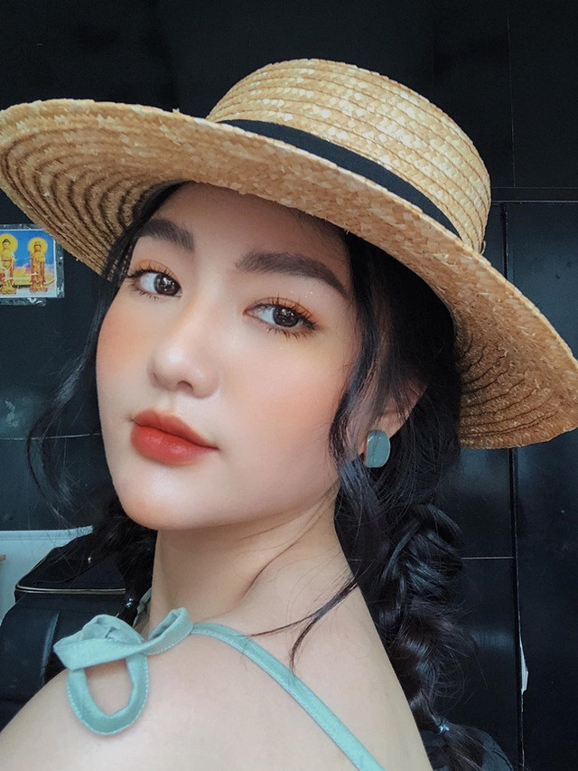 Nguyễn Bảo Ngọc là sinh viên năm cuối của trường Đại học FPT. Cô nàng được mọi người biết đến với danh hiệu Miss FPTU 2018.