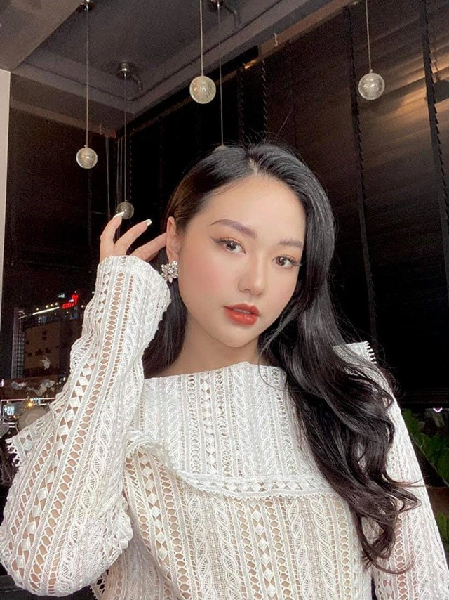 Theo học chuyên ngành Thiết kế đồ hoạ, cô nàng là một trong những sinh viên có hoạt động phong trào nổi bật. Bảo Ngọc thích tham gia các sự kiện và phong trào sinh viên.