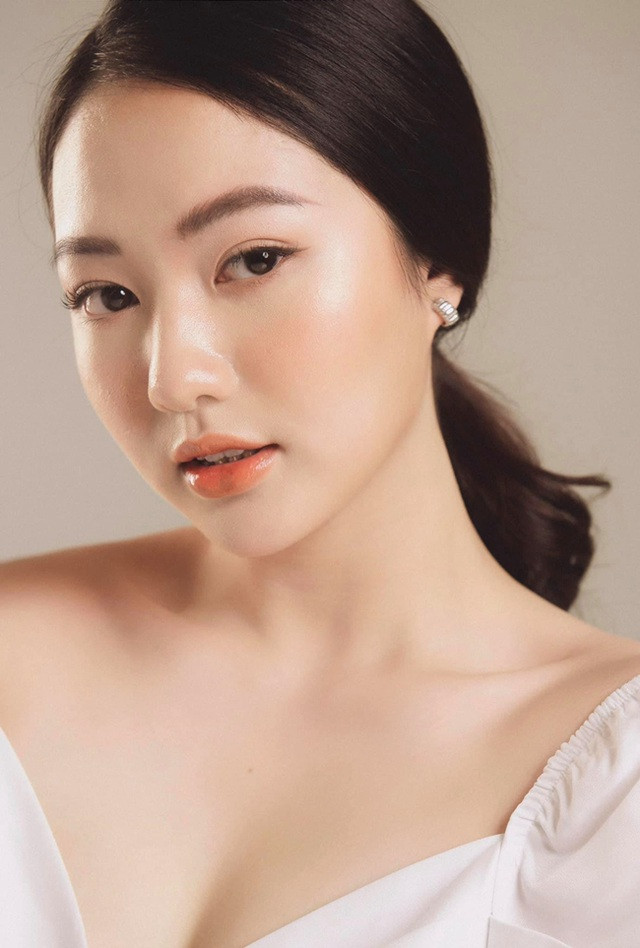 Sở hữu diện mạo xinh đẹp cùng vóc dáng nóng bỏng Bảo Ngọc nhanh chóng thu hút người khác từ cái nhìn đầu tiên.