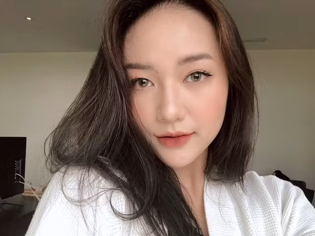 Gái xinh này cũng là cái tên quen mặt trong làng mẫu ảnh, dù sinh ra trong gia đình có điều kiện nhưng Bảo Ngọc vẫn tự lập trên con đường của chính mình.