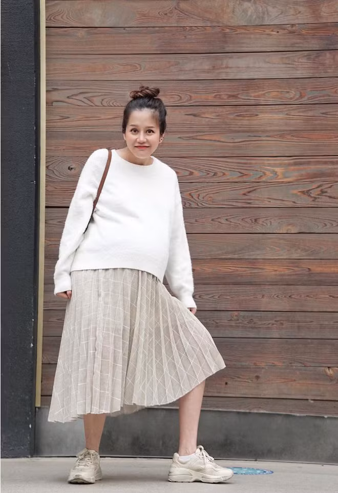 Cô nàng luôn giữ thần sắc tốt, da dẻ xinh đẹp trong thời gian mang thai bé Bay.