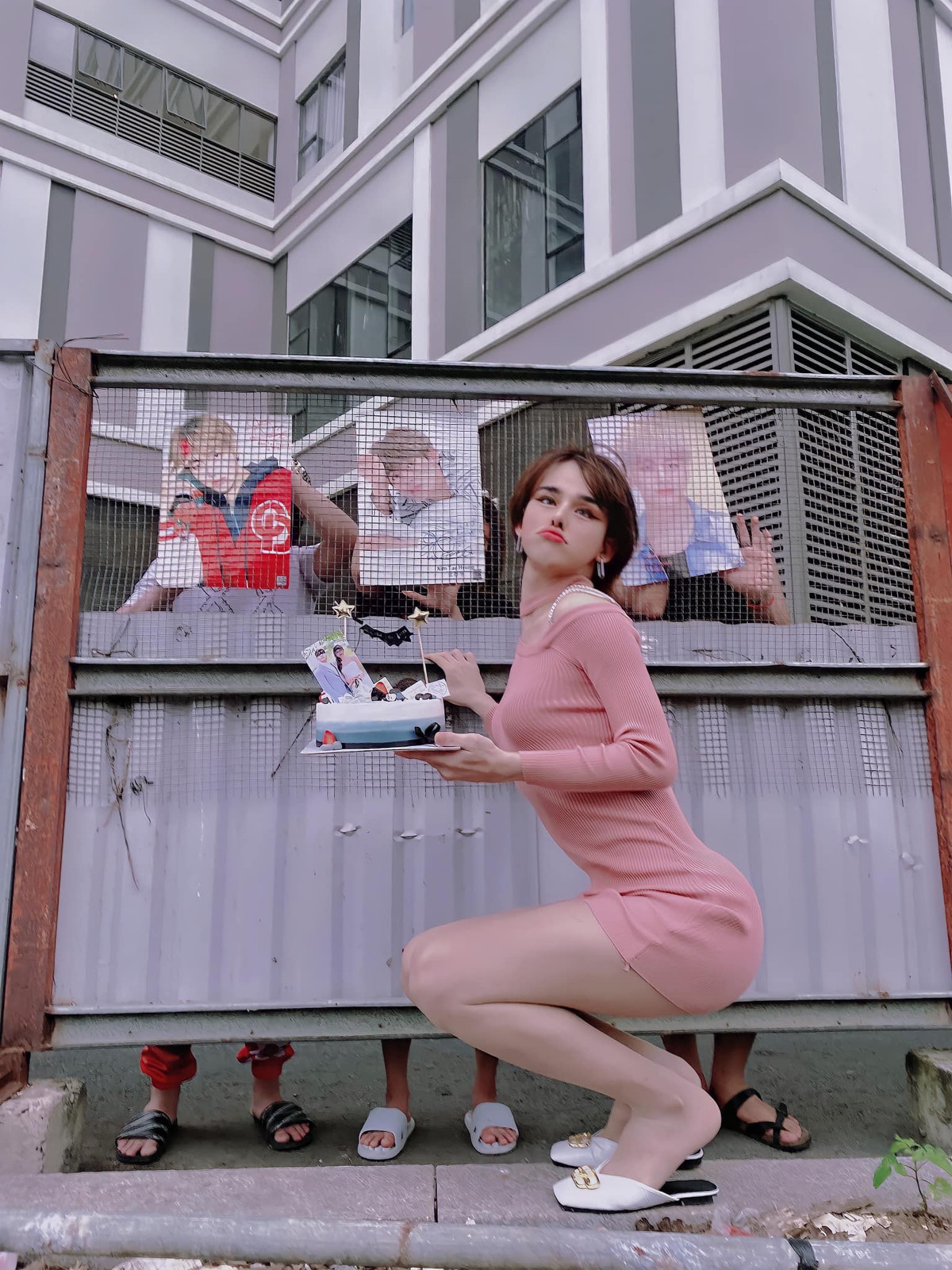 Đa phần trong số đó đều là những sự chỉ trích, châm biếm đầy tiêu cực về những trò lố lăng của Trần Đức Bo.