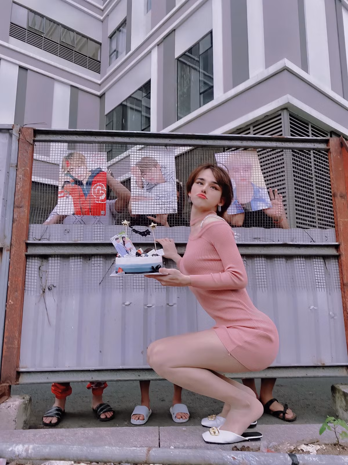 Đa phần trong số đó đều là những sự chỉ trích, châm biếm đầy tiêu cực về những trò lố lăng của Trần Đức Bo.