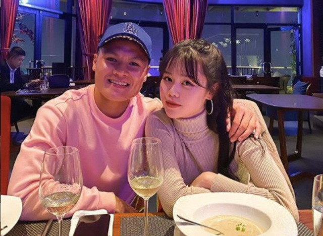 Mối tình công khai lâu nhất của Quang Hải sau Nhật Lê đó chính là Huỳnh Anh. Cặp đôi chính thức lên tiếng hẹn hò ngày 12/5/2020.