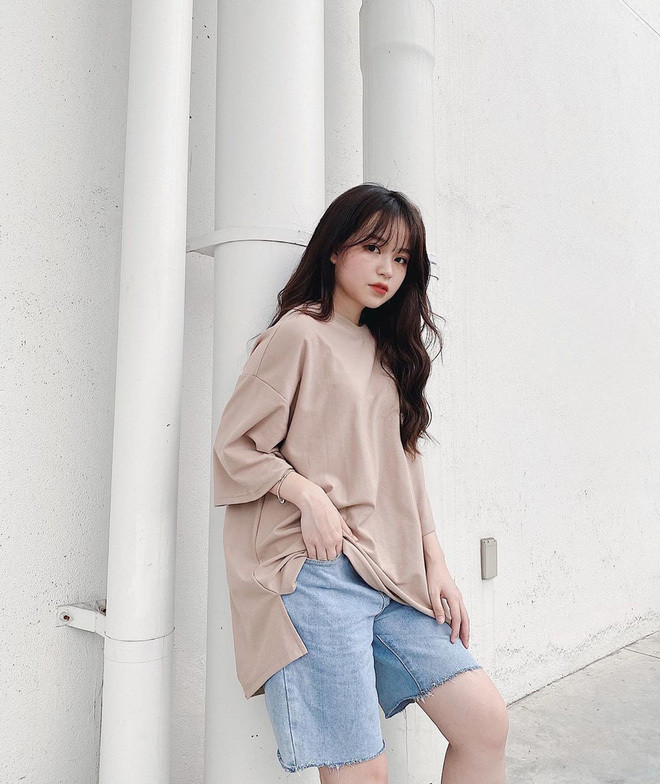 Hai người được cho rằng đã hẹn hò với nhau khi cùng tham gia một buổi tụ tập bạn bè và Quang Hải đã choàng tay phía sau Thanh Thủy. Nhưng không lâu sau, nhiều người đã phát hiện Thanh Thuỷ bỏ theo dõi tài khoản mạng của Quang Hải. Mối tình chóng vánh của chàng cầu thủ - nàng hot girl đến đây cũng kết thúc.