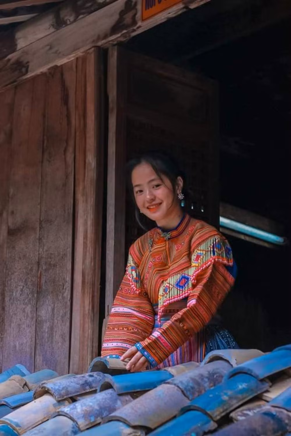 Bẵng đi 2 năm, em gái bán lê ngày nào giờ đã trở thành 1 thiếu nữ 18 có nhiều sự thay đổi về ngoại hình nhưng vẫn luôn xinh xắn và đáng yêu.