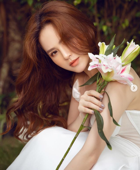 Giữa năm 2019, sự việc hot girl Mì Gõ Phi Huyền Trang bị tố giật chồng và lộ clip "đi khách" với giá 200 triệu đã thu hút sự quan tâm đặc biệt từ dư luận.