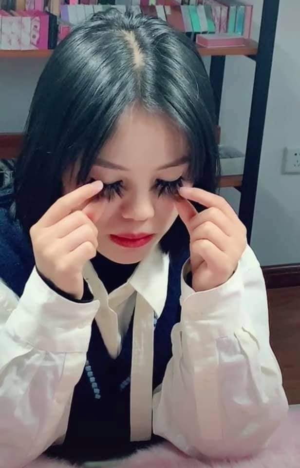 Mẫu mi "chổi xể" được nhiều người nói vui rằng để quét hết những vị khách vô duyên ngày Tết ra ngoài cửa.