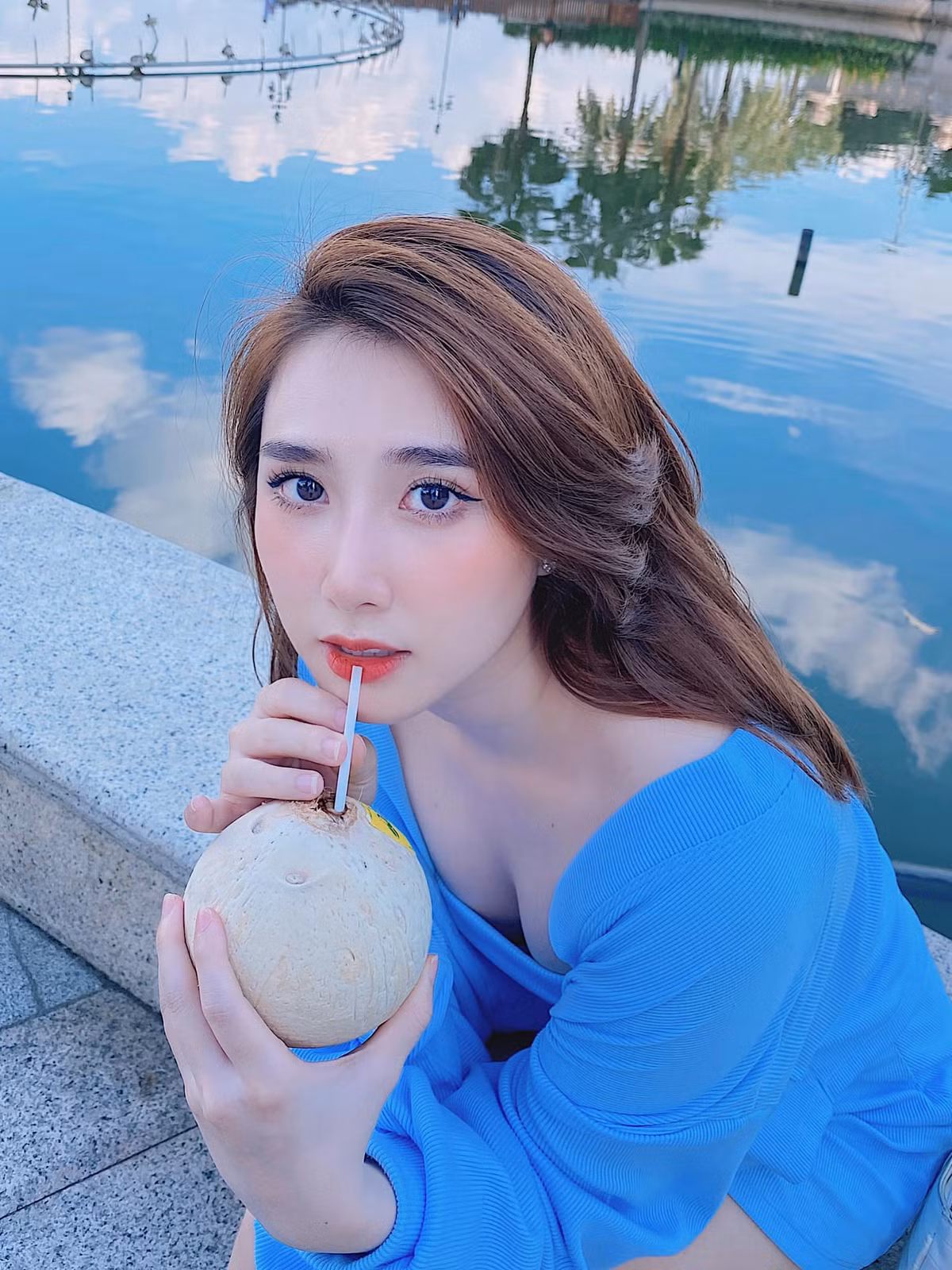 Thanh Mèo cũng đang dần theo đuổi phong cách gợi cảm để làm tôn lên vóc dáng của mình.