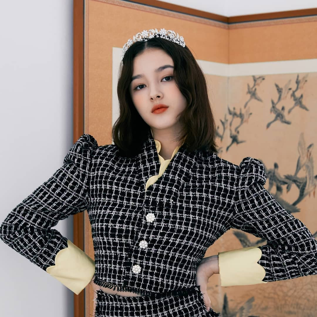 Cô nàng nổi bật nhờ vào vẻ đẹp lai 2 dòng máu là Mỹ và Hàn Quốc.