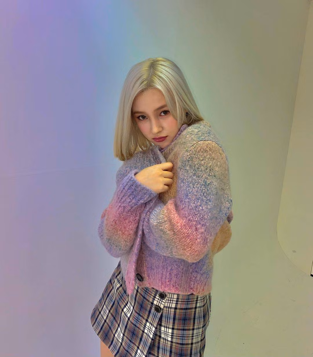 Nancy là ca sĩ, hot girl sinh năm 2000 nổi đình đám trên mạng xã hội.