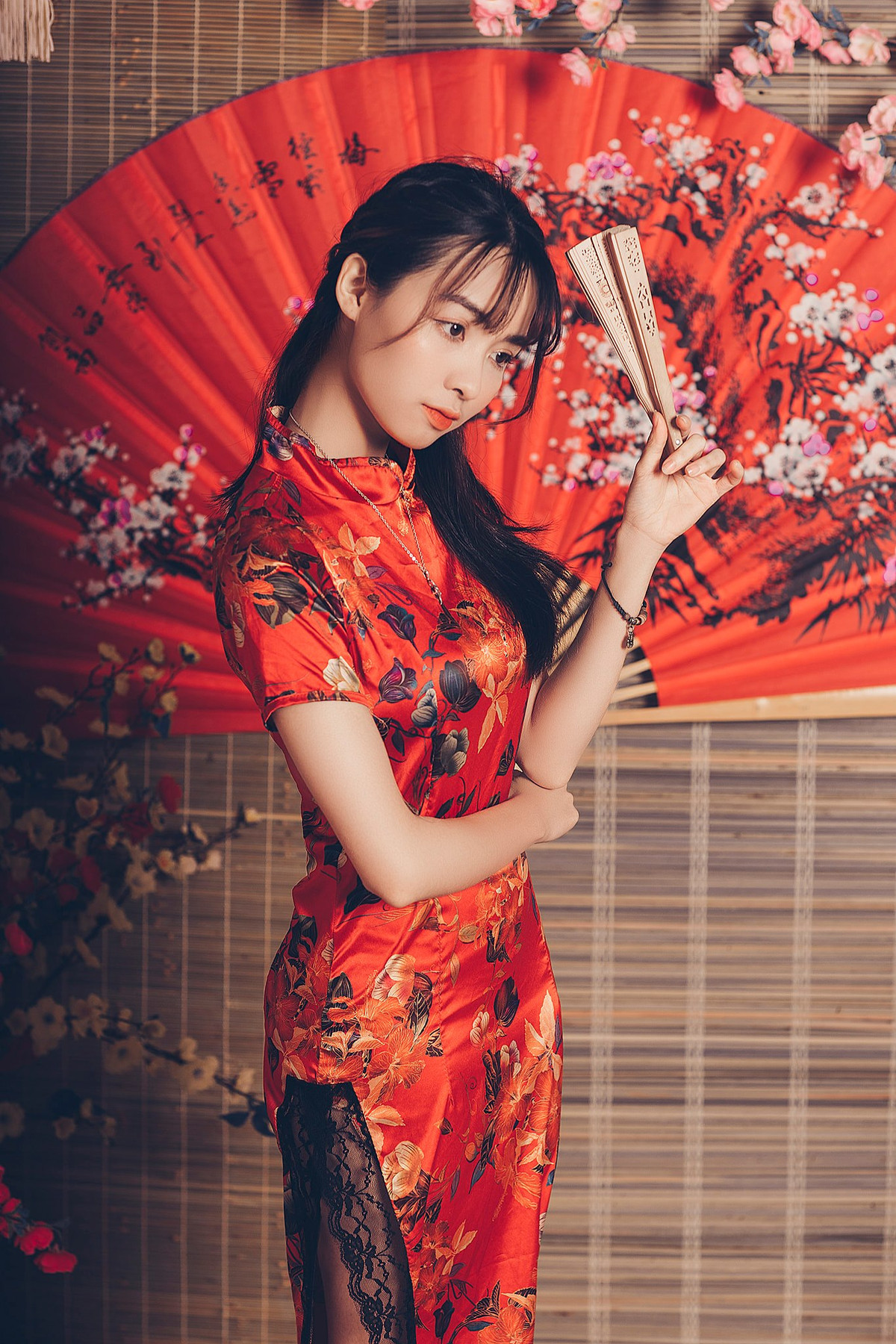 Nguyễn Thị Kim Phụng sinh năm 1999, đến từ Hà Tĩnh là sinh viên chuyên ngành Kỹ thuật Môi trường, ĐH Bách khoa Hà Nội.