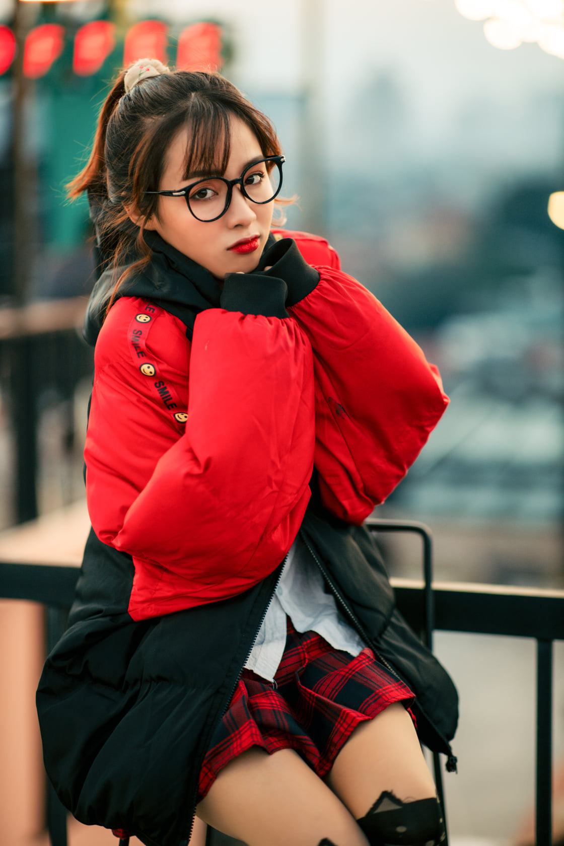 Vốn là một cô gái năng động, Kim Phụng rất tích cực tham gia các hoạt động ngoại khóa của trường, của khoa.