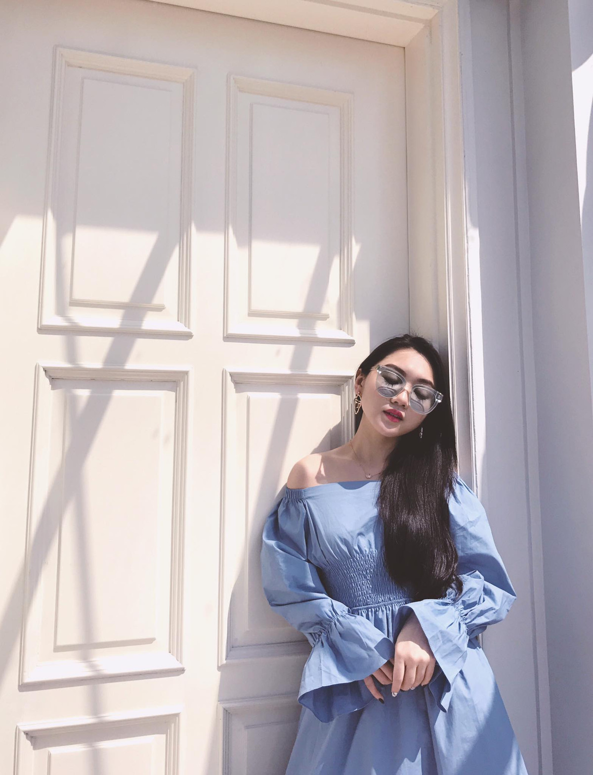 Trên mạng xã hội, Chloe thường xuyên khoe ảnh đi du lịch, đi chơi với bạn bè.