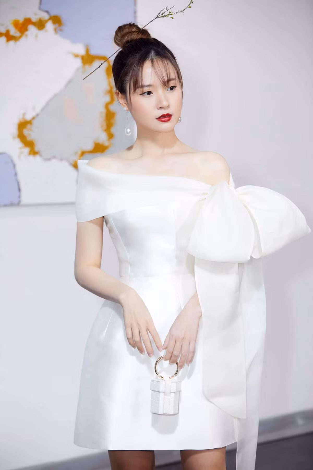 Giảng viên hot nhất nhì Vbiz còn sở hữu thương hiệu thời trang, mỹ phẩm của riêng mình.