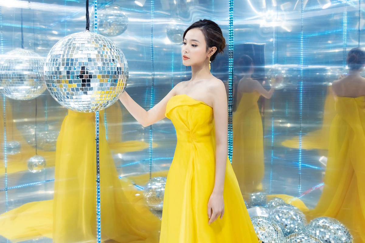 Sau một thời gian hoạt động trong showbiz, hiện tại hot girl đời đầu này đã tạm rút lui khỏi ánh hào quang tập trung kinh doanh và làm giảng viên đại học Công nghệ TP.HCM (HUTECH) trong 3 năm qua.