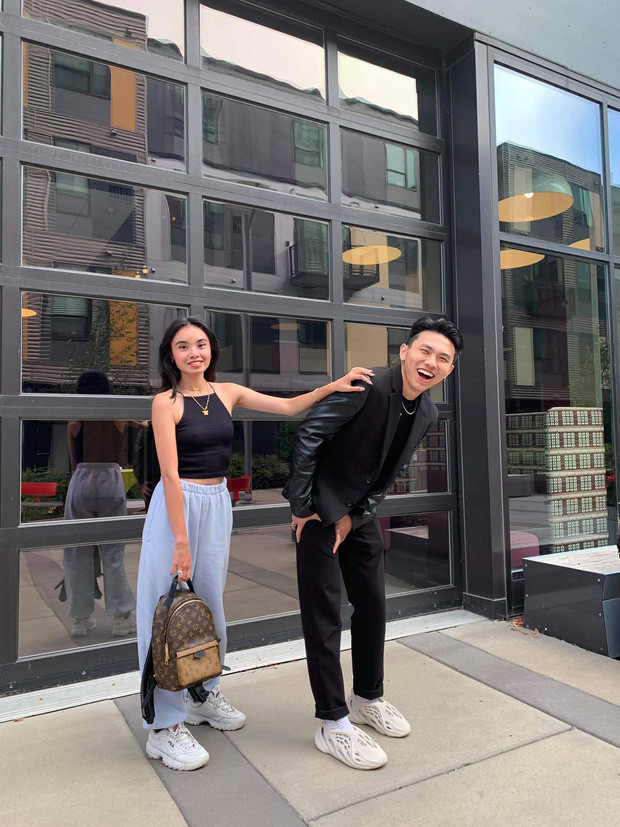 Nội dung các clip của hai Youtuber này đều khá hài hước, xoay quanh cuộc sống đời thường cộng thêm việc ngoại hình Uyên - Kiệt nổi bật nên kênh của họ nhanh chóng nhận được quan tâm lớn.