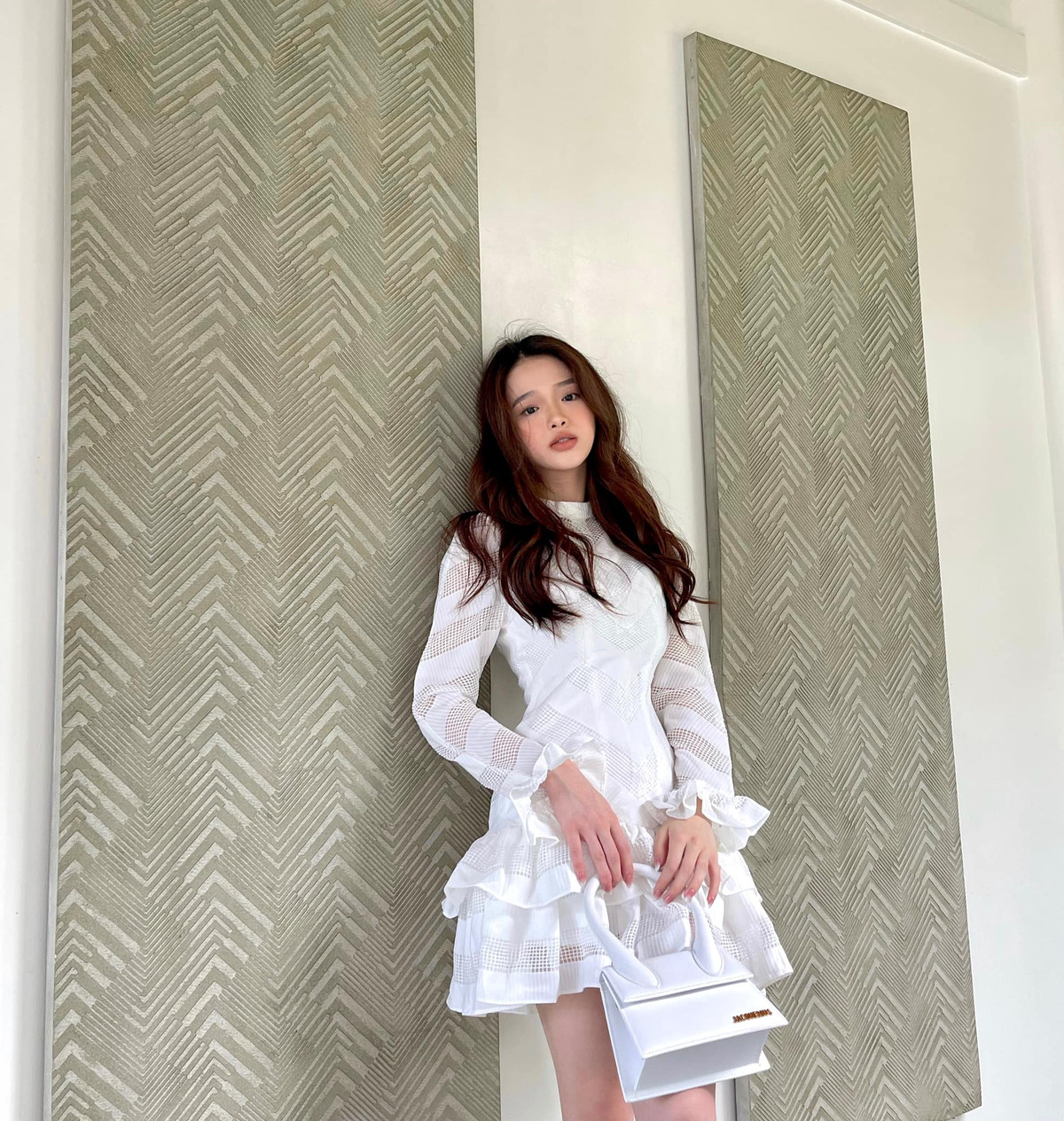 Nói về màn dậy thì thành công nhất giới hotteen Việt thì cái tên Linh Ka không thể bỏ qua. Cô nàng thế hệ 2K ngày nào từng bị chê lên chê xuống bởi ngoại hình và phong cách thời trang giờ đã trở thành hot girl trắng trẻo và có 3 vòng nở nang.