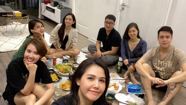 Hiện tại, Phanh Lee có cuộc sống viên mãn, cô nàng đã tạm dừng hoạt động showbiz để tận hưởng cuộc sống mới này.