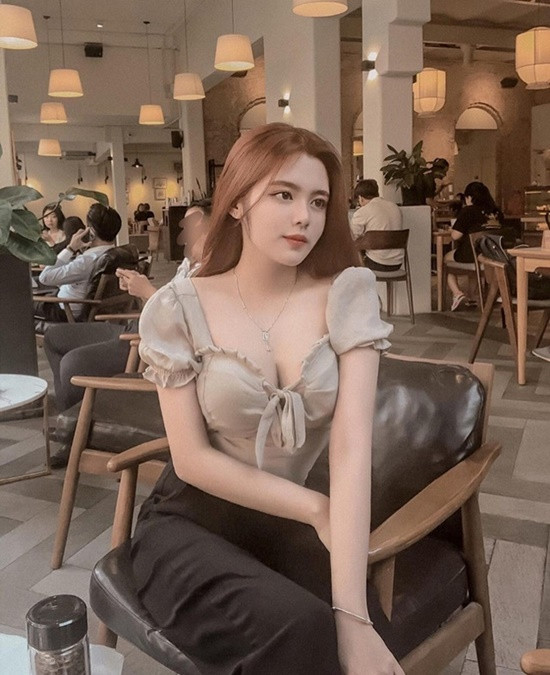 Nổi tiếng đình đám hơm 1 năm qua, hiện tại nữ sinh 2K vẫn không có nhiều thay đổi, cô nàng dần trưởng thành, tự lập.