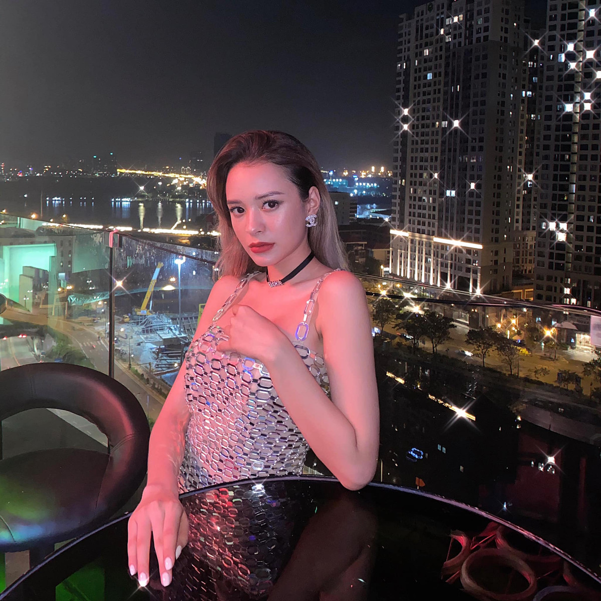 Nét đẹp của Na Tây giống như một nàng thơ, vừa thơ ngây, vừa gợi cảm.