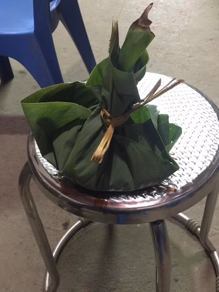 Bánh chưng mà rơi phải đúng tay những người không có hoa tay thì ngay lập tức sẽ trở thành "siêu thảm hoạ" đầu năm.