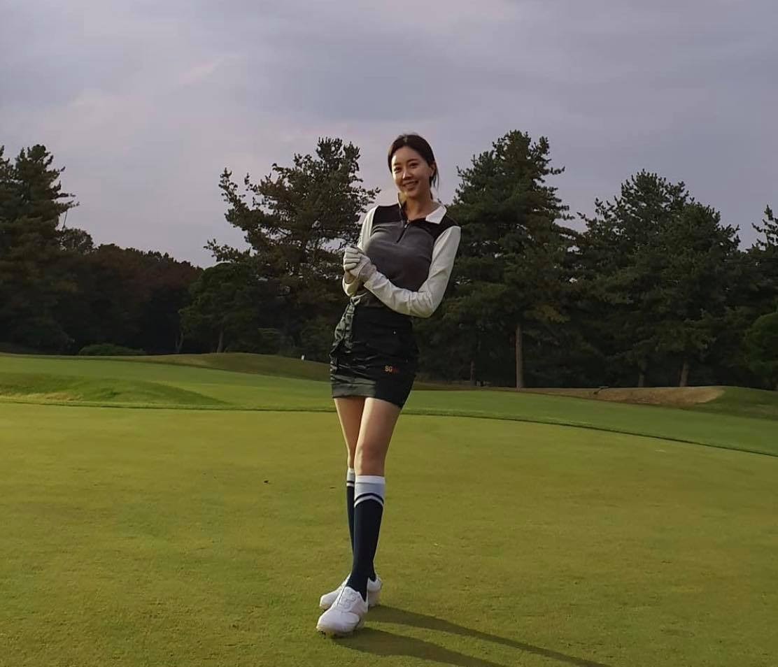 Mới đây nhất nữ MC truyền hình có mặt trong một chương trình hẹn hò, chỉ sau thời gian ngắn lượng fan của cô đã tăng lên đáng kể.