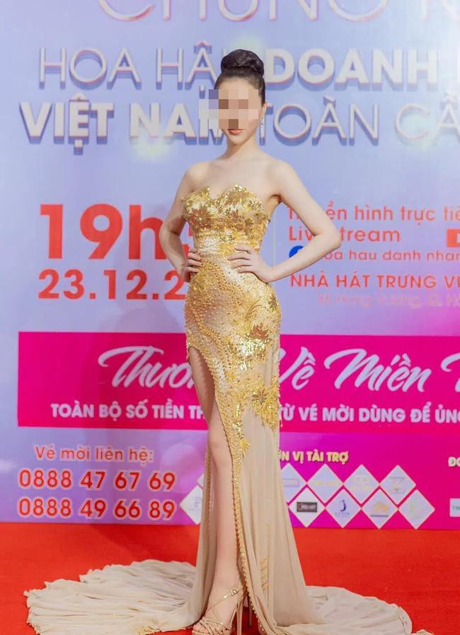 Bài đăng của M.N kèm theo nhiều hình ảnh cô nàng mặc váy dạ hội kiêu sa, lộng lẫy. Vóc dáng và chiều cao nổi trội của M.N đều cho thấy nhan sắc của cô gái này ngày càng mặn mà.