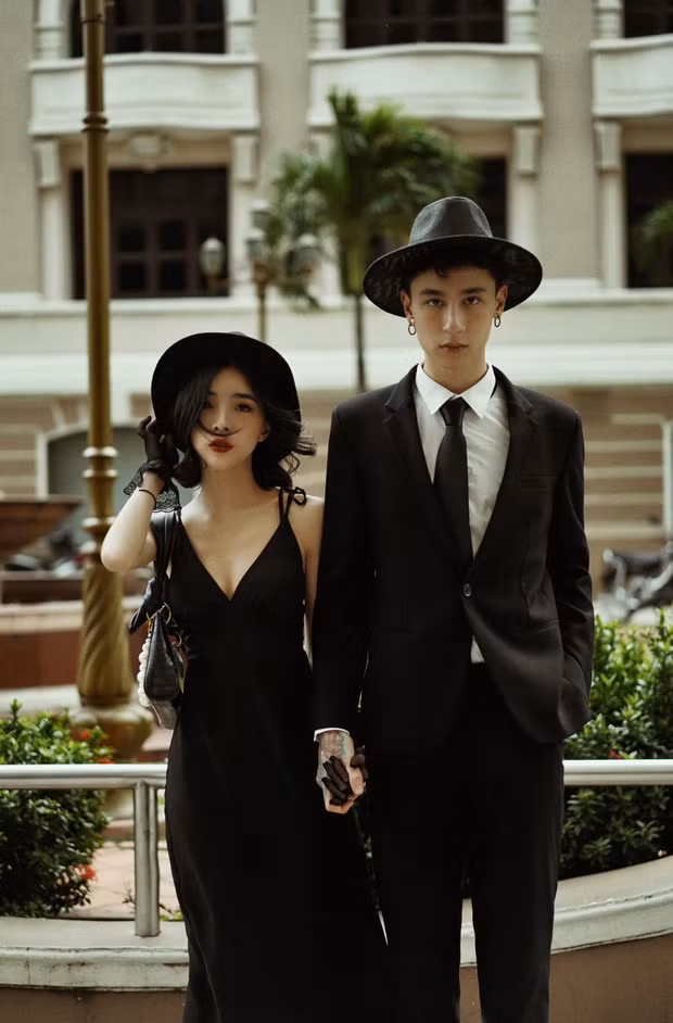 Đây là chuyện tình "chị ơi anh yêu em" khi nàng hơn chàng 4 tuổi. Cứ tưởng những chuyện tình thua tuổi như thế thường khó thành nhưng cặp đôi "chị - em" này đã chứng minh điều ngược lại.