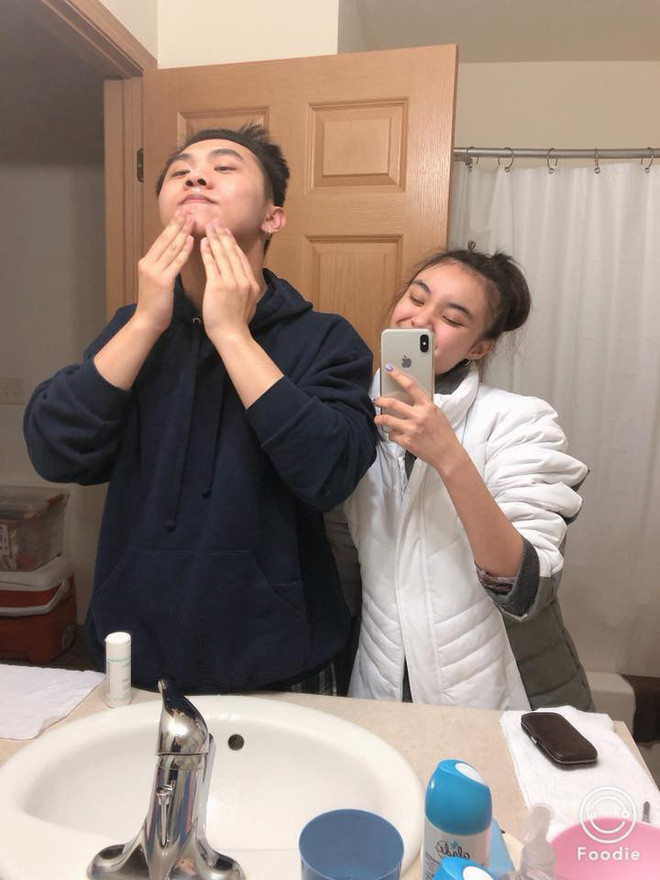 Ngoài những ý tưởng sáng tạo, một số clip được cặp đôi Việt hóa theo nội dung clip của các Vlogger nước ngoài.