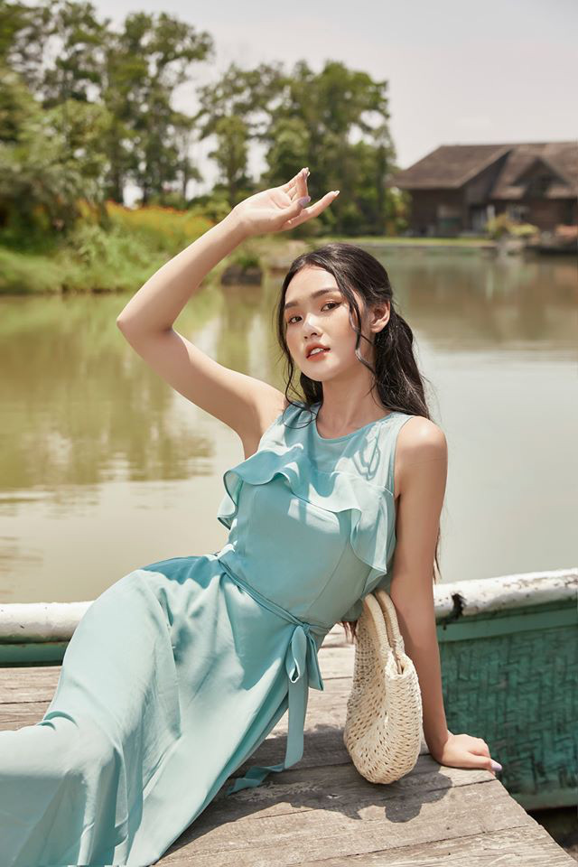 Hot girl Hà thành từng được biết đến với hình ảnh cô gái nhẹ nhàng, mỏng manh như sương mai khiến ai cũng muốn che chở. Ảnh: FBNV