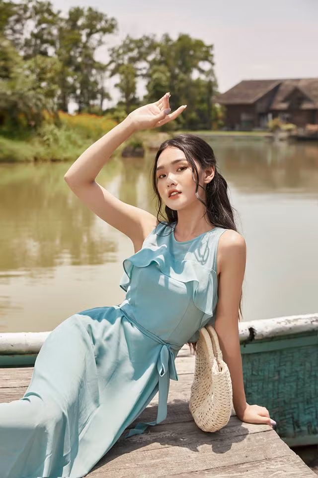Hot girl Hà thành từng được biết đến với hình ảnh cô gái nhẹ nhàng, mỏng manh như sương mai khiến ai cũng muốn che chở. Ảnh: FBNV