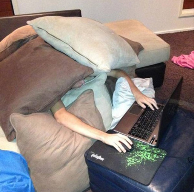 Cứ phải cẩn thận thế này mới ấm được.