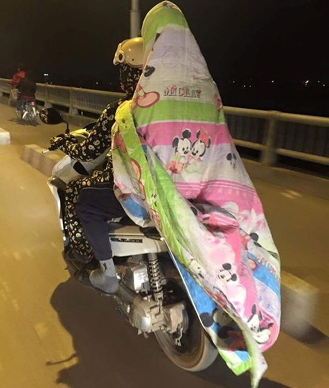 Khi gió lạnh về bất chợt mà chưa kịp mua áo ấm, đây là cách chống rét "bá đạo" cần kíp nhất.