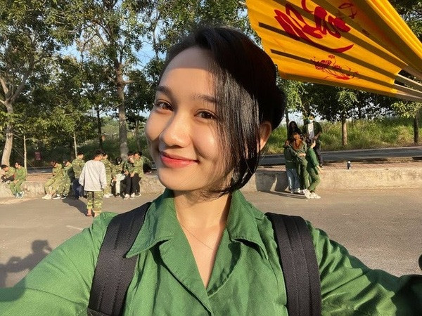 Qua những hình ảnh chia sẻ có thể thấy Trúc Anh "Mắt Biếc" không trang điểm nhưng được nhận xét là vẫn rất xinh đẹp.